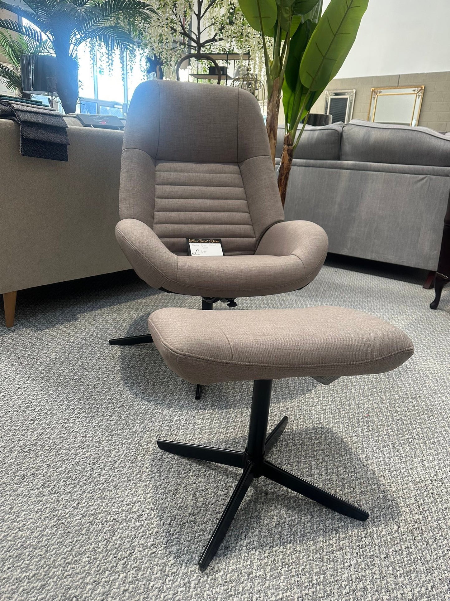 Ebra Swivel Chair