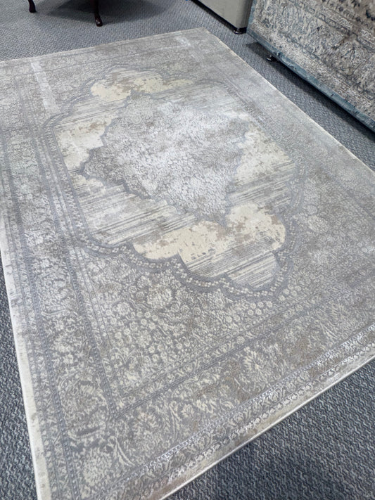 Egyptian Luxury Traditional Rug
